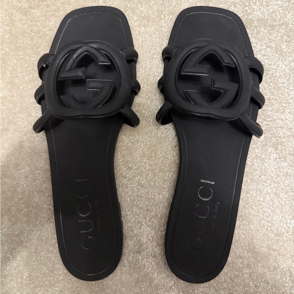 Gucci Women's Interlocking G slide sandal